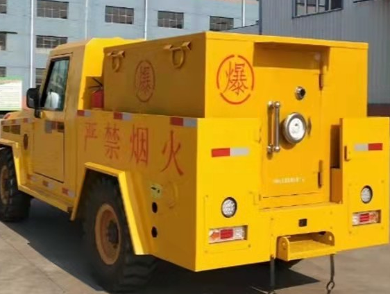 墨竹工卡凯龙爆破器材运输车：保障爆破任务的安全运行