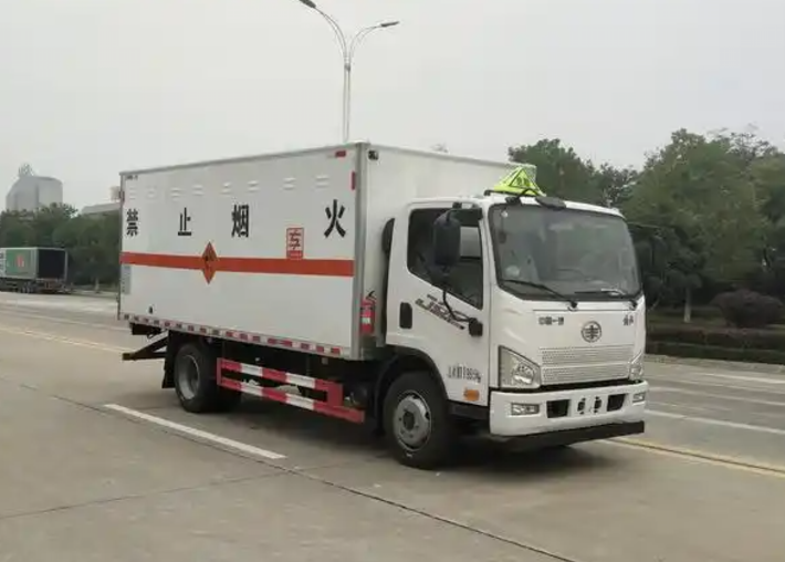 墨竹工卡爆破器材运输车可以上高速吗？